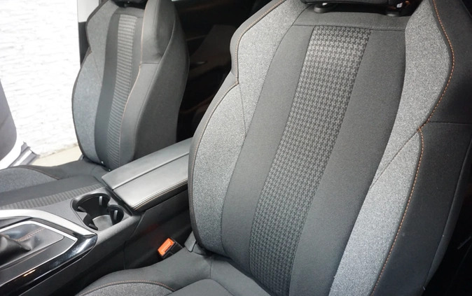 Peugeot 3008 cena 58900 przebieg: 247000, rok produkcji 2019 z Kazimierz Dolny małe 667